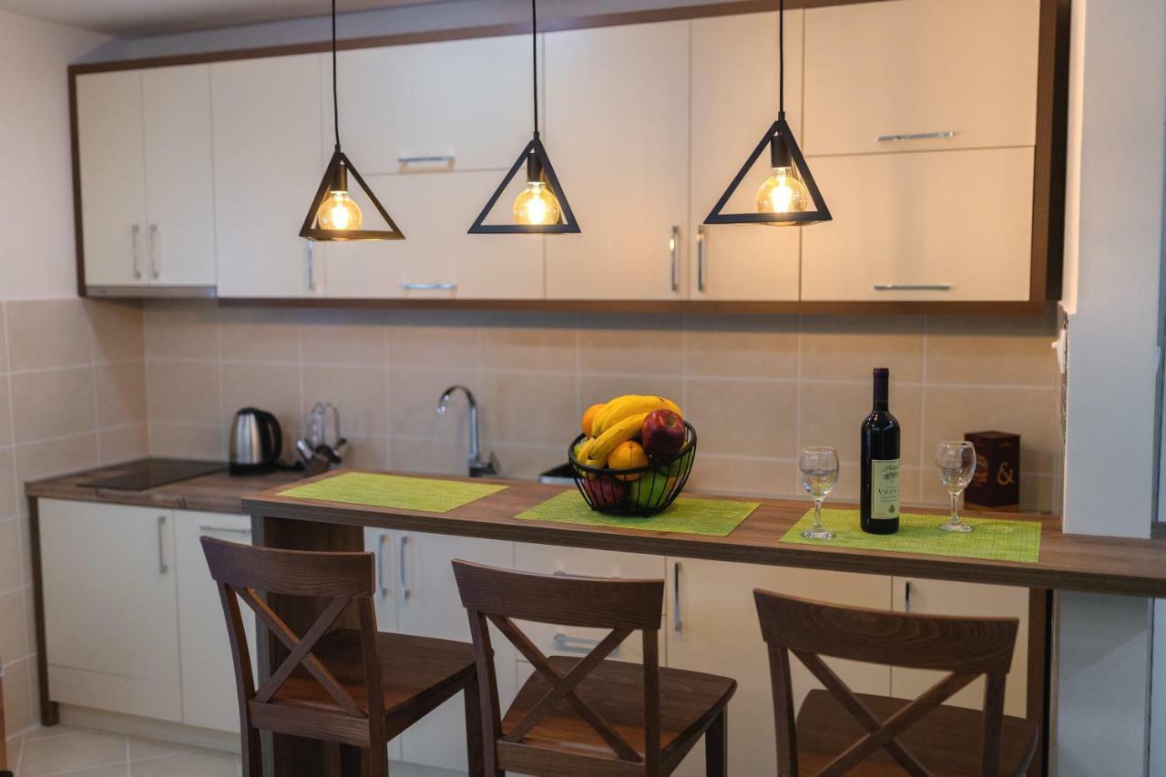 Apartmani Tref Petrovac Kültér fotó