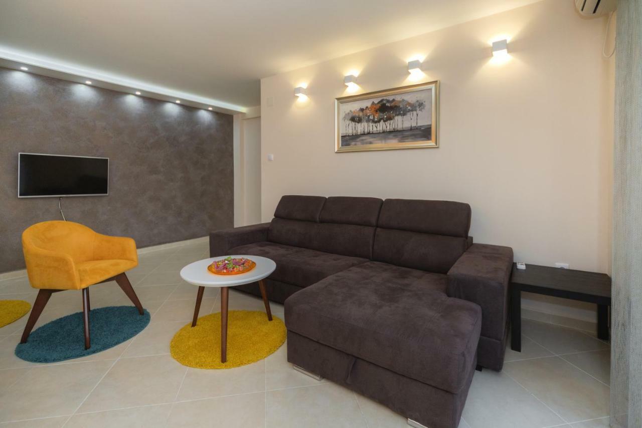 Apartmani Tref Petrovac Kültér fotó