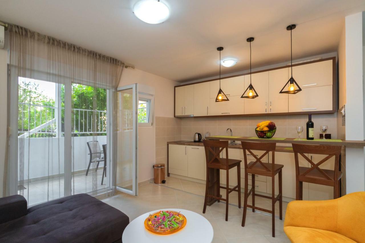 Apartmani Tref Petrovac Kültér fotó